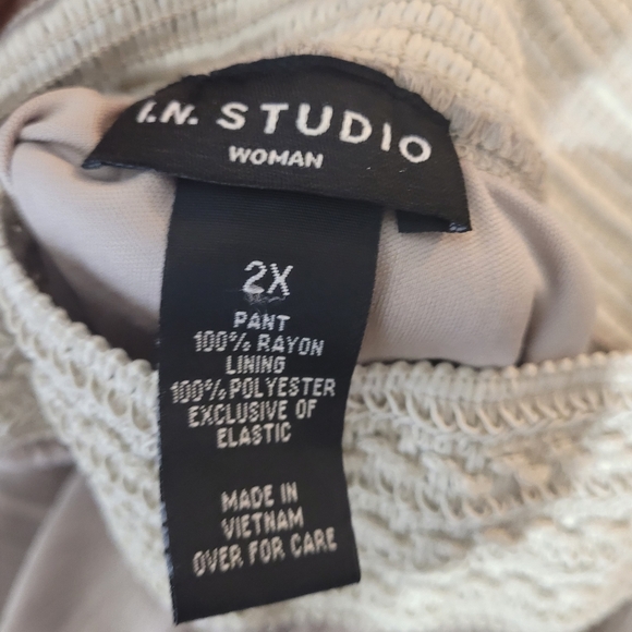 NWOT i.n. studio woman pants - Picture 3 of 3